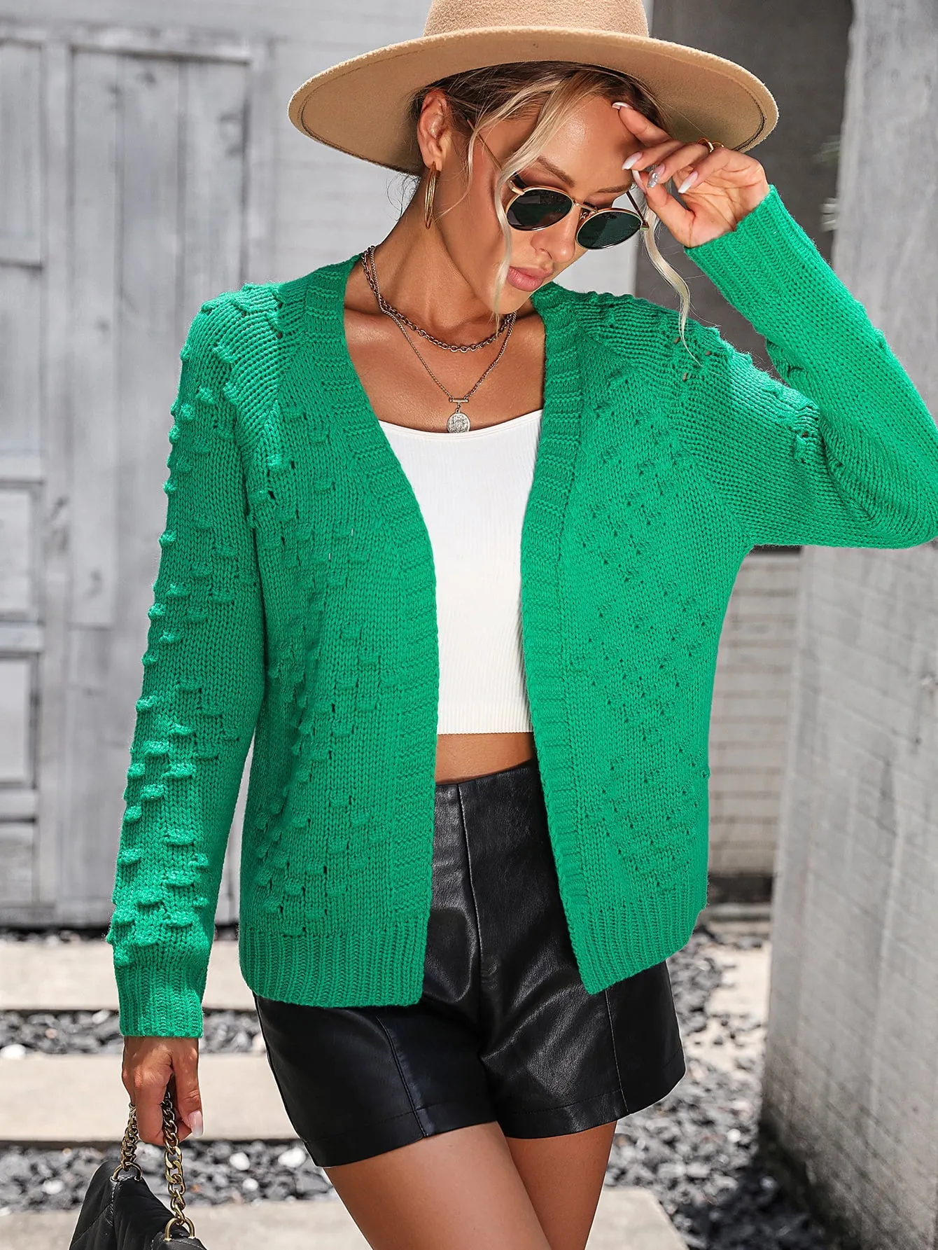 Casual Chic: Women's Knit Cardigan - Sweater with Embroidery