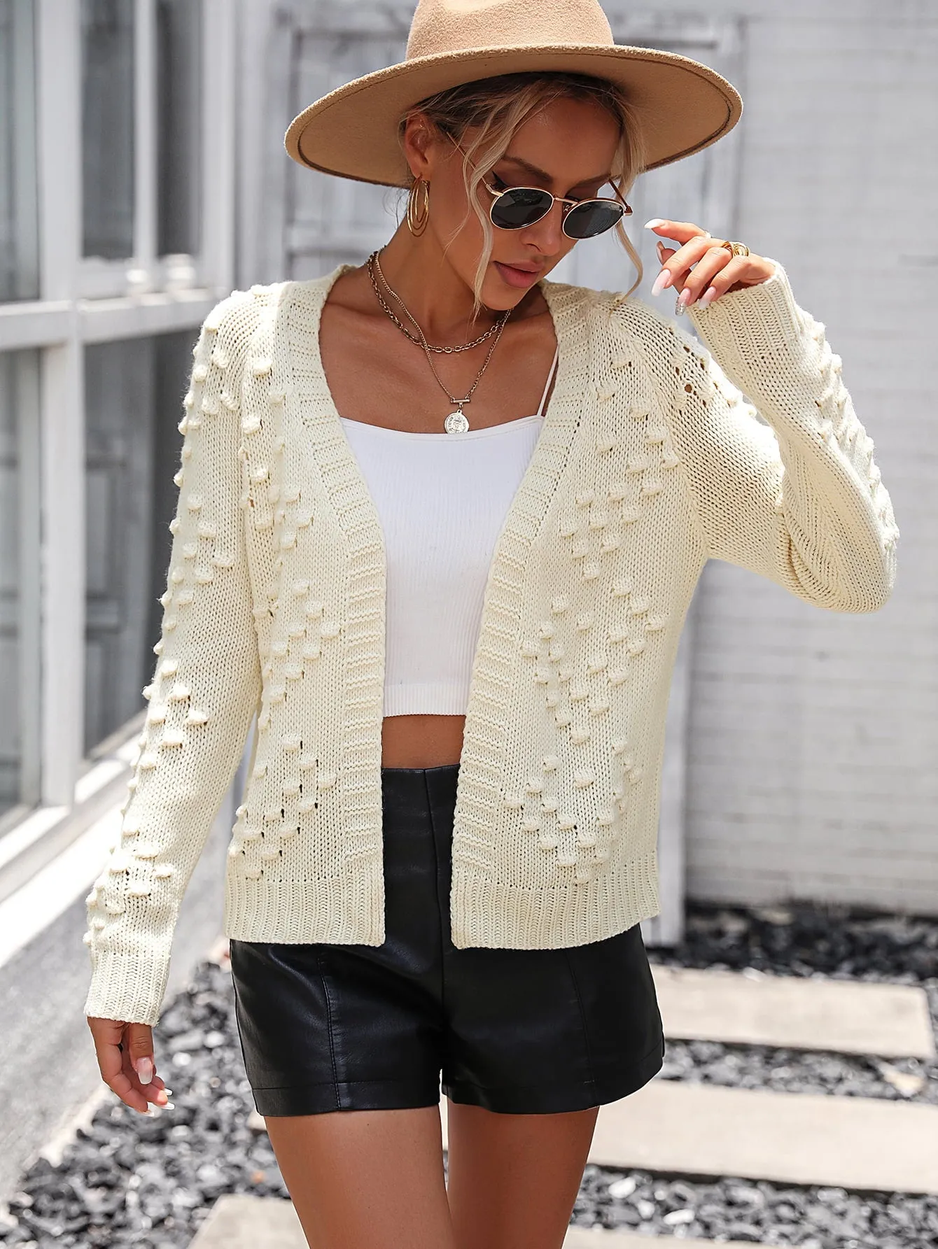Casual Chic: Women's Knit Cardigan - Sweater with Embroidery