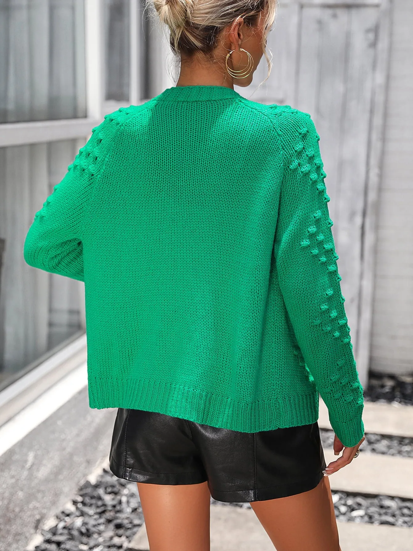 Casual Chic: Women's Knit Cardigan - Sweater with Embroidery